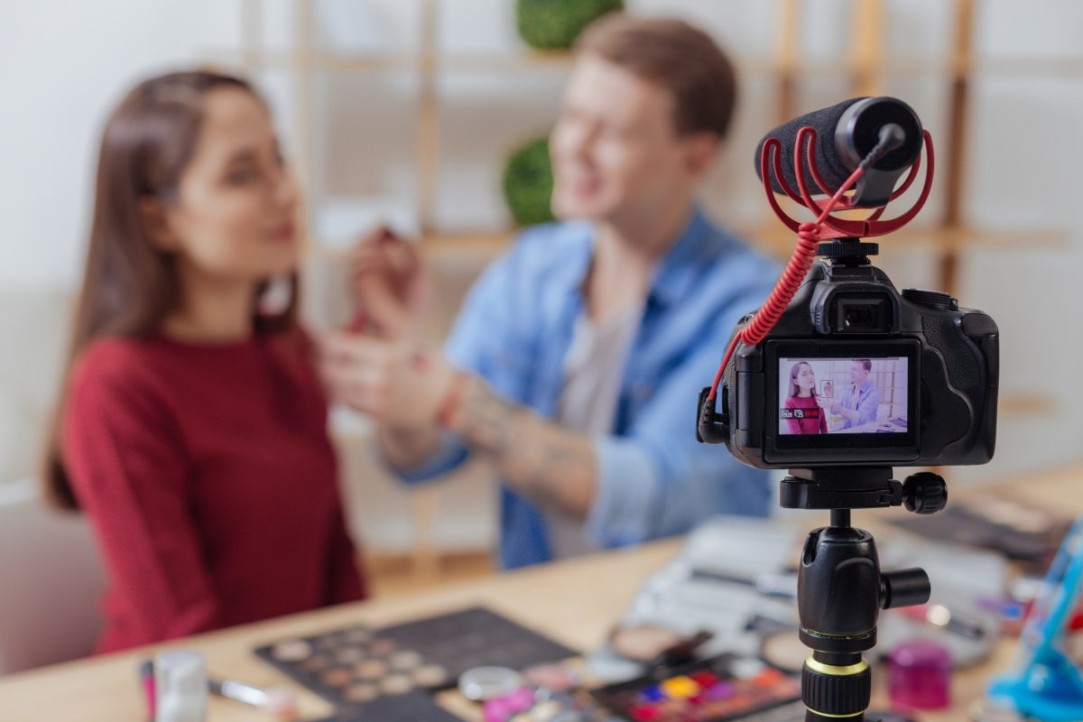 Les tendances oubliées des réseaux sociaux : ces modes qui ont existé et disparu